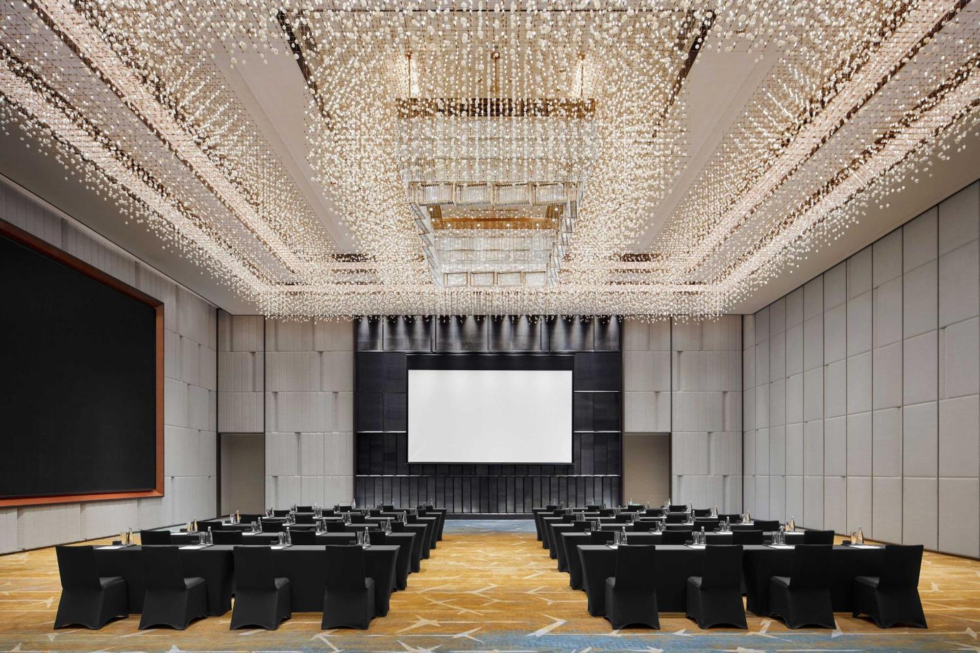 Отель Sheraton Guangzhou Panyu Экстерьер фото